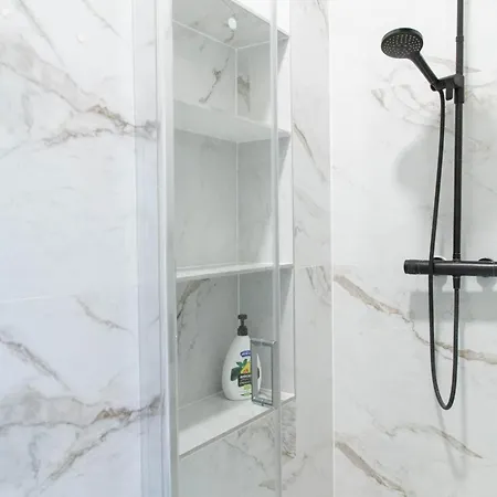 Spacious By Wenceslas Square & National Museum Apartament Praga