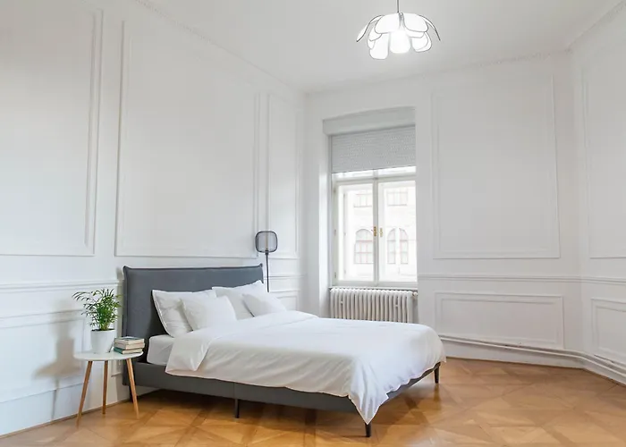 Spacious By Wenceslas Square & National Museum