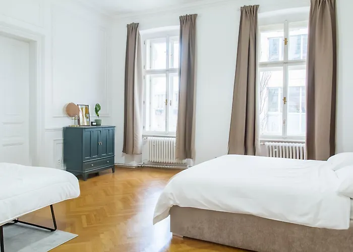 Spacious By Wenceslas Square & National Museum Apartamento *